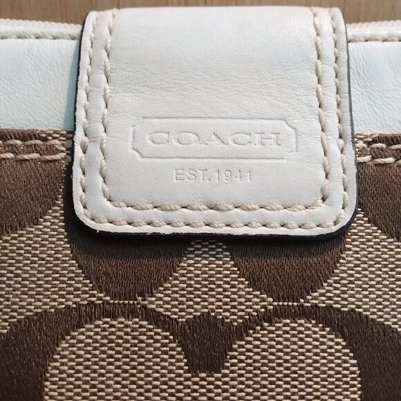 Coach Wristlet Signature Canvas Logo Brass Turnlock Beige Brown White Leather - Picture 8 of 10